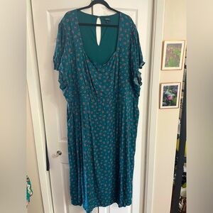 TORRID FLORAL MIDI DRESS WITH SMALL FRONT SLIT SIZE 6X